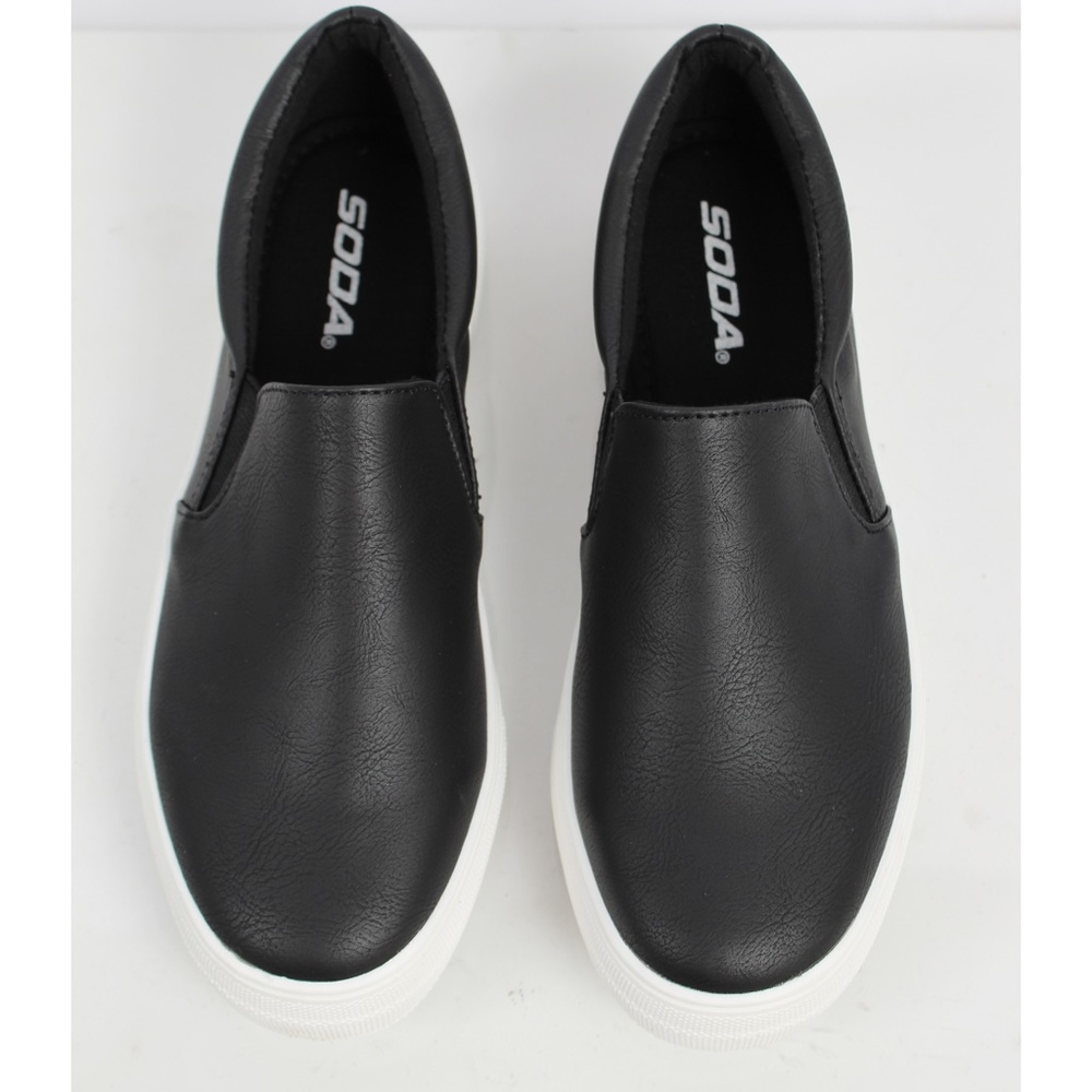 Size 7.5 Black Faux Leather Elastic Slip On Sneaker Shoes - Picture 4 of 6